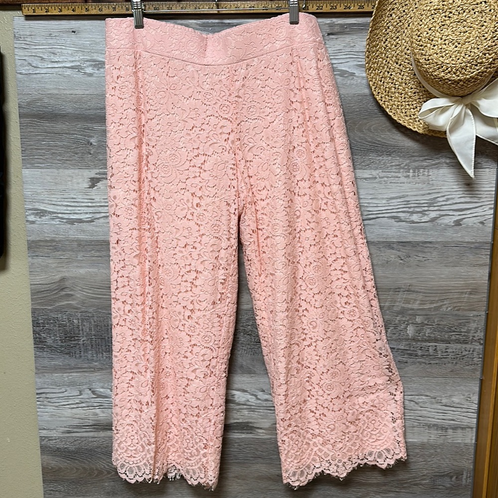 ISAAC MIZRAHI LIVE LACE FLOWY CAPRIS